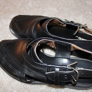 Belted Shoes, black by English Boot House